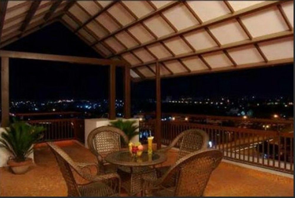 Rpj Hotel Rajkot Exterior foto