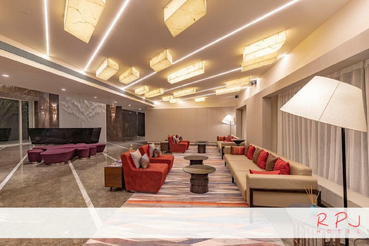 Rpj Hotel Rajkot Exterior foto