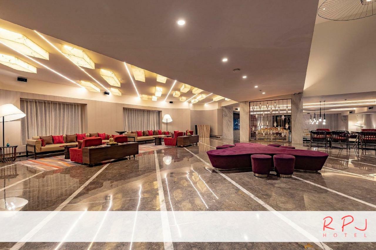 Rpj Hotel Rajkot Exterior foto