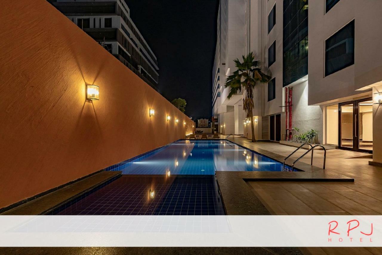 Rpj Hotel Rajkot Exterior foto